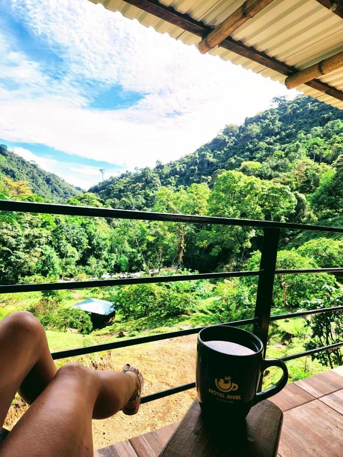 Hotel Rivel - Restaurant & Nature Retreat トゥリアルバ エクステリア 写真